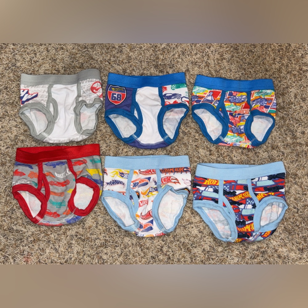 Hot Wheels Character Toddler Boy Briefs, 6 Pack Sizes 2T-3T

L
